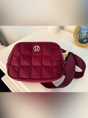 lululemon athletica Quilted Crossbody Bag in Burgundy